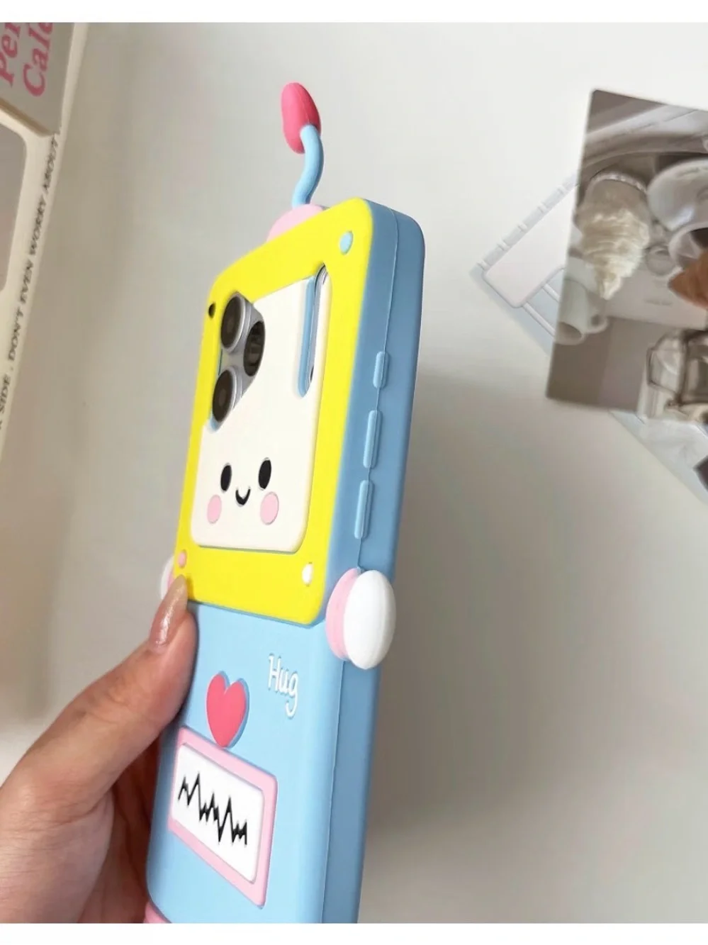 Cute Robot Phone Case - Iphone 17 Pro Max - Blue & Yellow